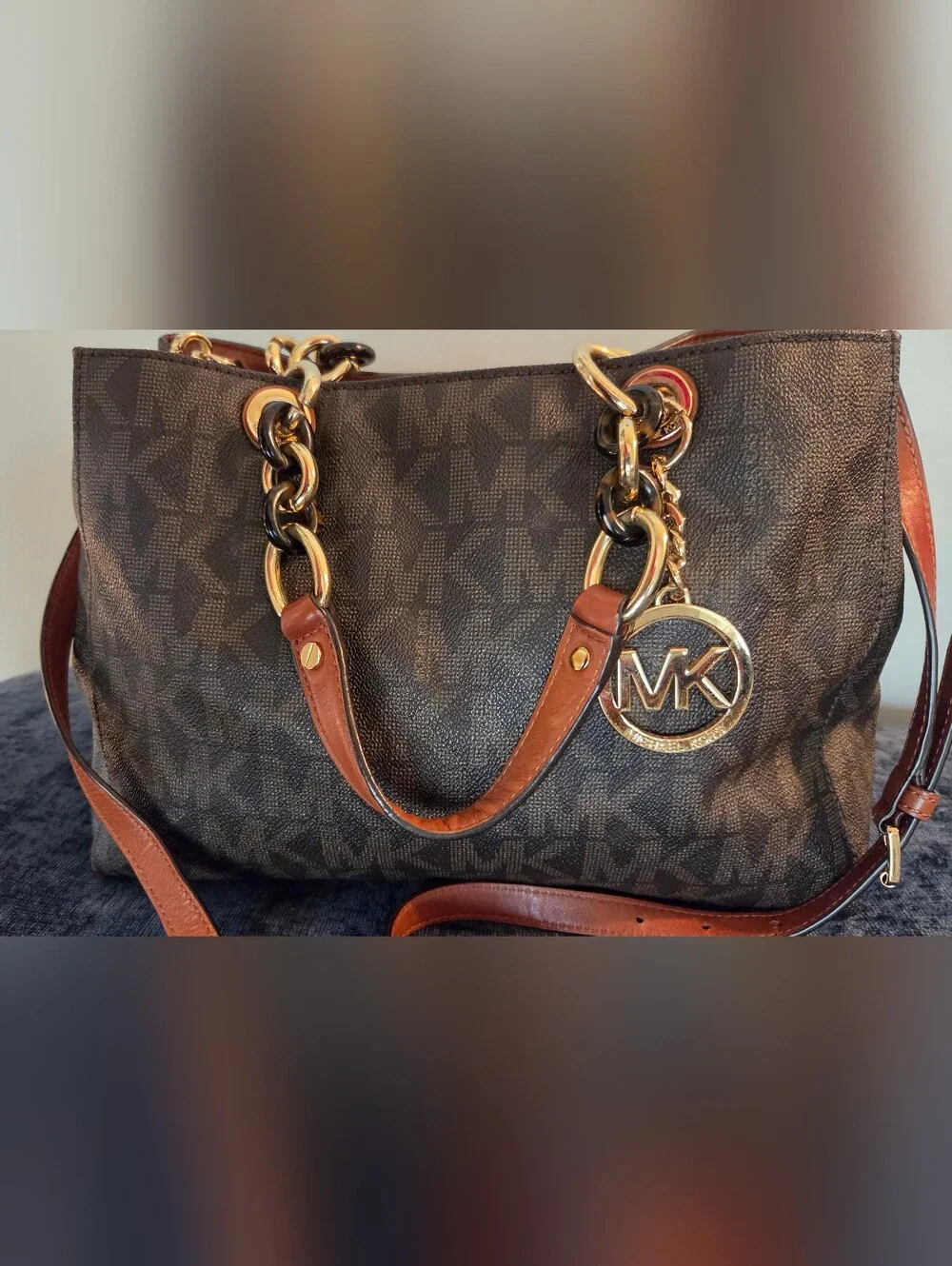 ✨ Gorgeous Michael Kors Cynthia Medium Satchel ✨